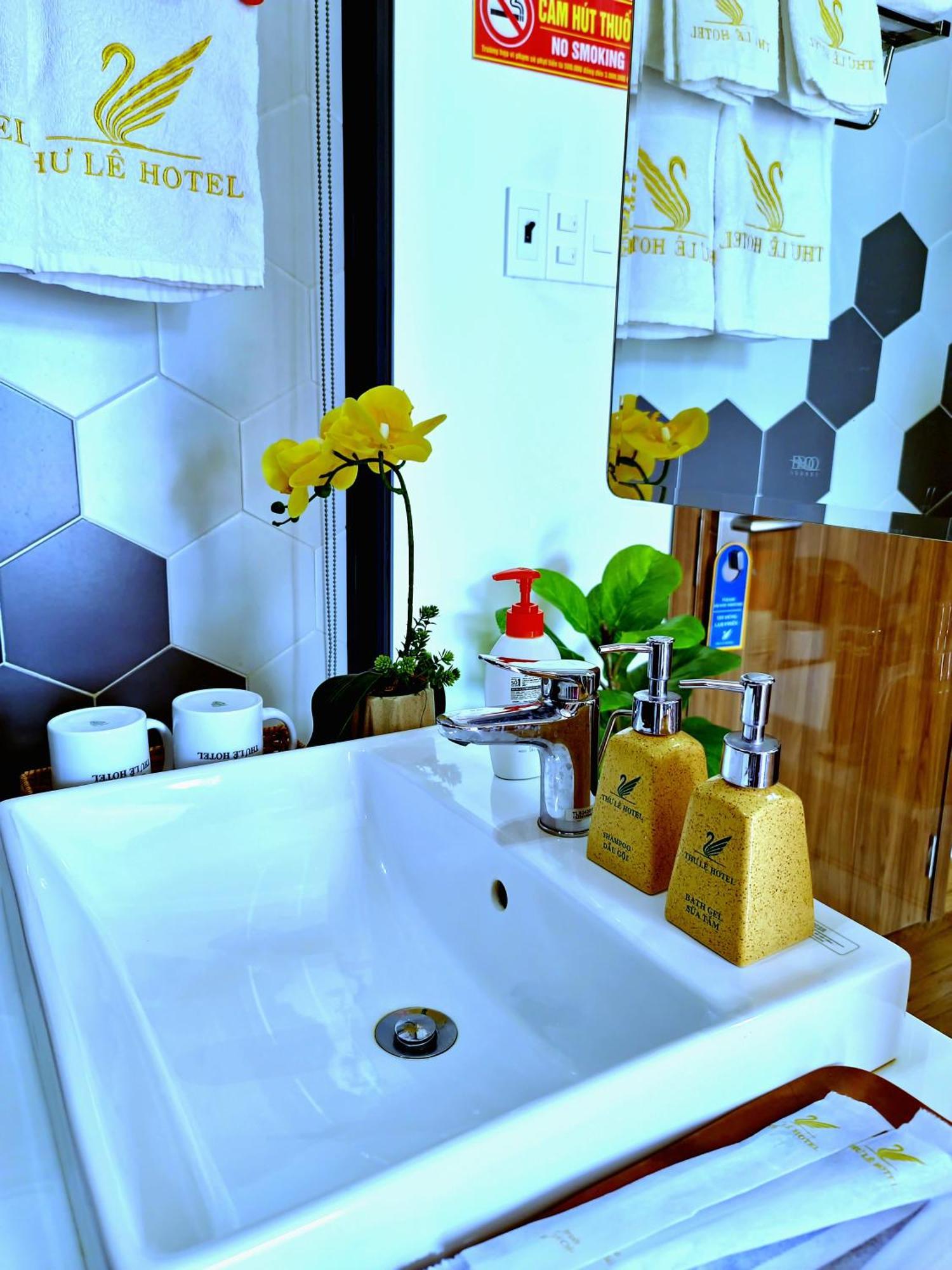 Thu Le Hotel Cao Lanh Bagian luar foto
