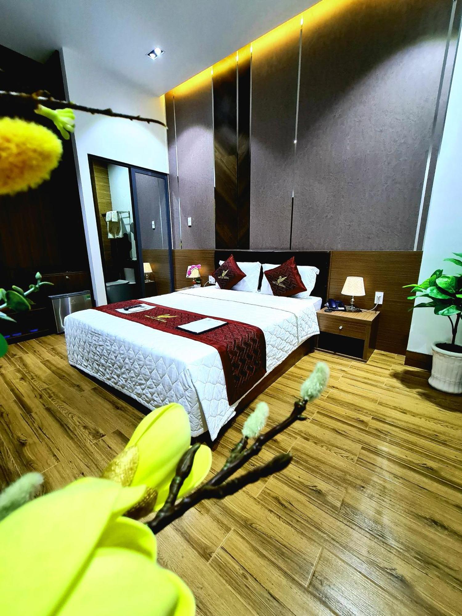 Thu Le Hotel Cao Lanh Bagian luar foto