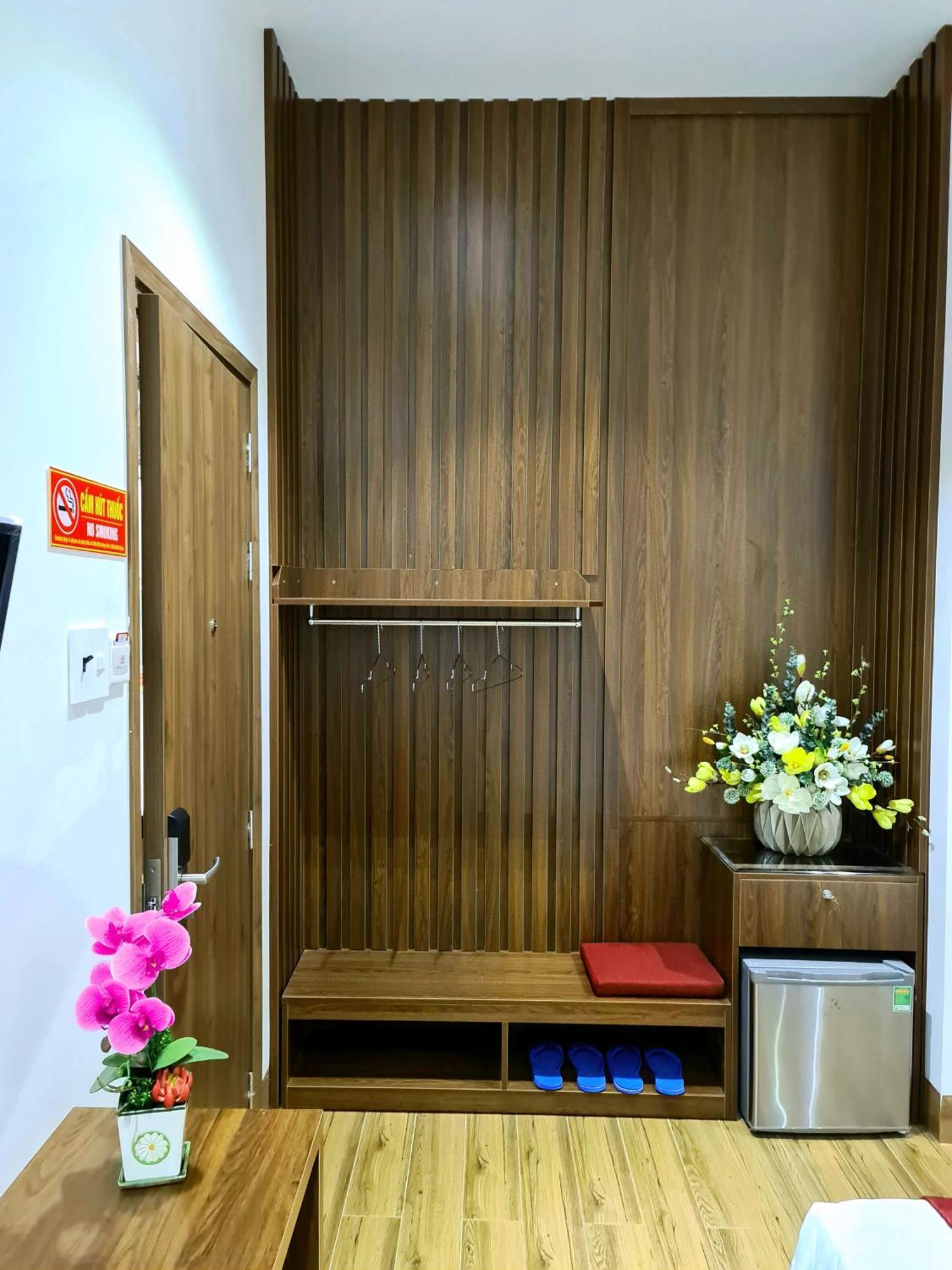 Thu Le Hotel Cao Lanh Bagian luar foto
